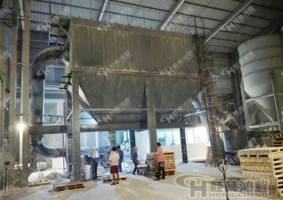 超細(xì)滑石粉生產(chǎn)設(shè)備,滑石磨粉機(jī),桂林鴻程環(huán)輥磨 HCH1395超細(xì)滑石粉生產(chǎn)設(shè)備,滑石磨粉機(jī),桂林鴻程環(huán)輥磨