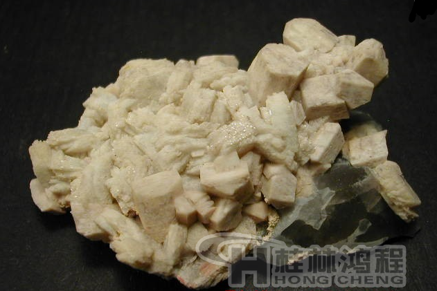 斜長(zhǎng)石,斜長(zhǎng)石主要成分 斜長(zhǎng)石,斜長(zhǎng)石主要成分