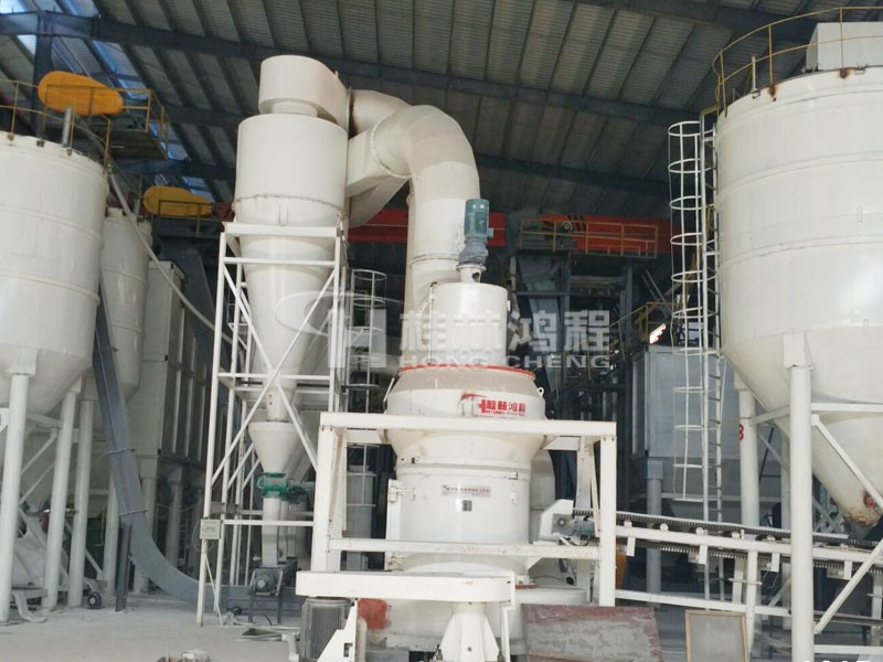 廣西某玻璃廠 250目石油焦磨粉機 HC1700擺式磨粉機設備現場 廣西某玻璃廠 250目石油焦磨粉機 HC1700擺式磨粉機設備現場