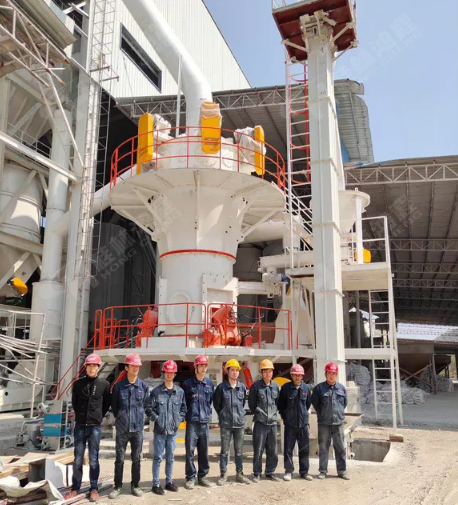 桂林鴻程磨粉機安裝工人五一堅守崗位，保證客戶磨粉生產線按計劃投產